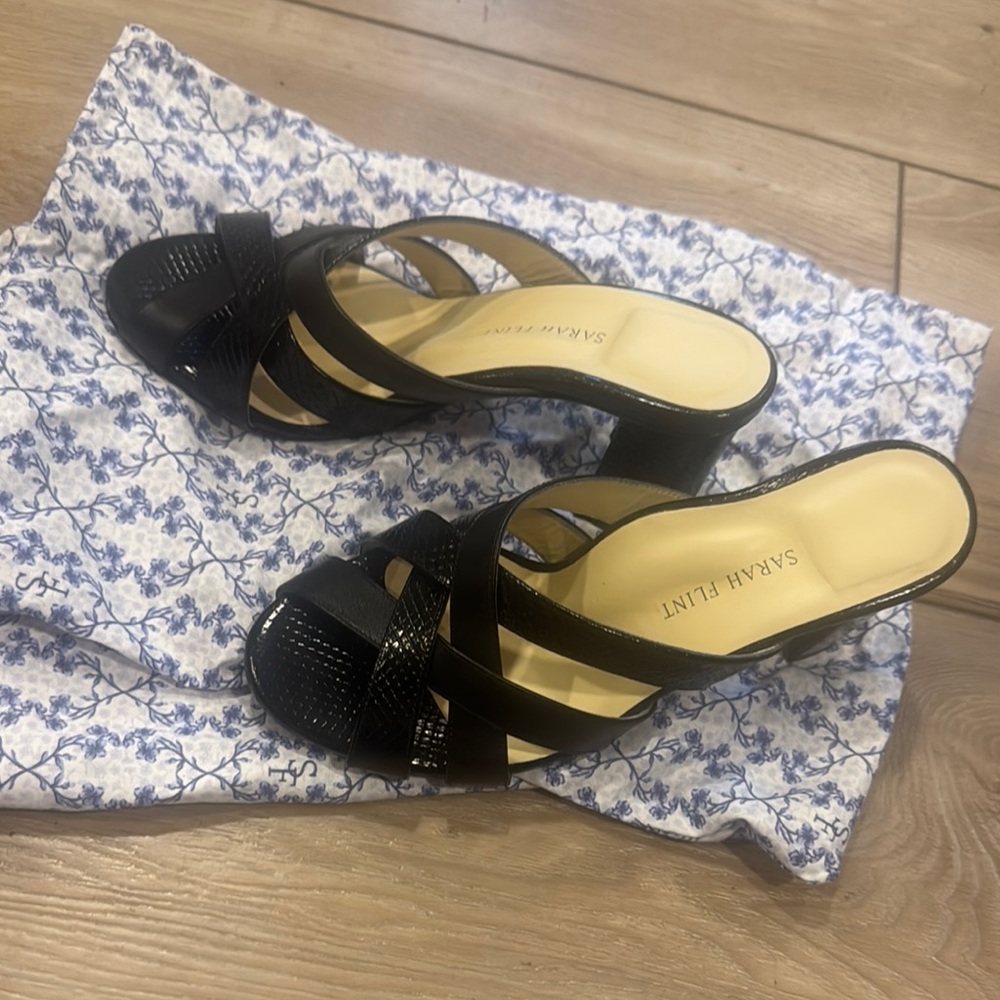 Sarah Flint Black sandals, 37